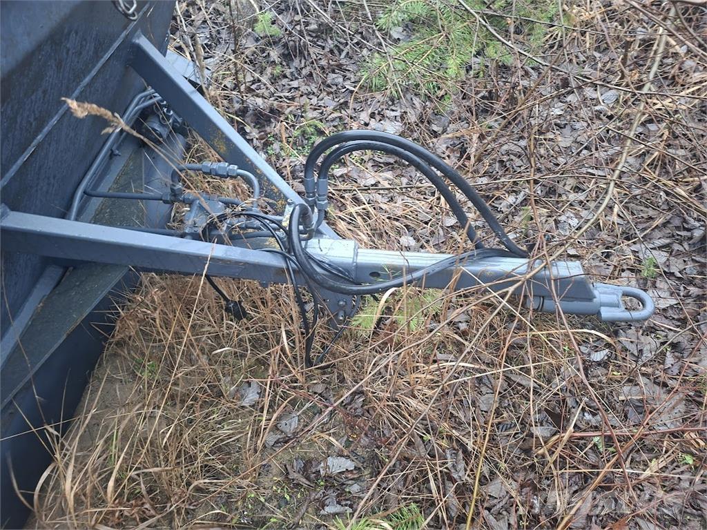  Hiekotinvaunu Esparcidoras de arena y sal