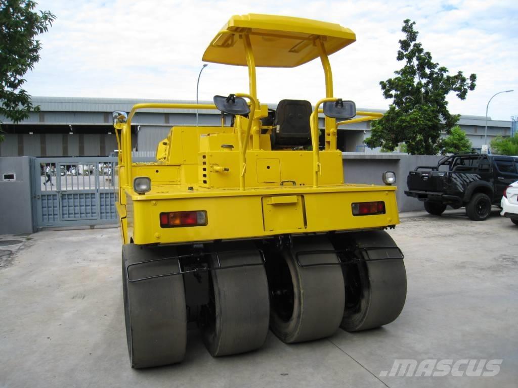 Sakai TZ 701 Rodillos sobre neumáticos