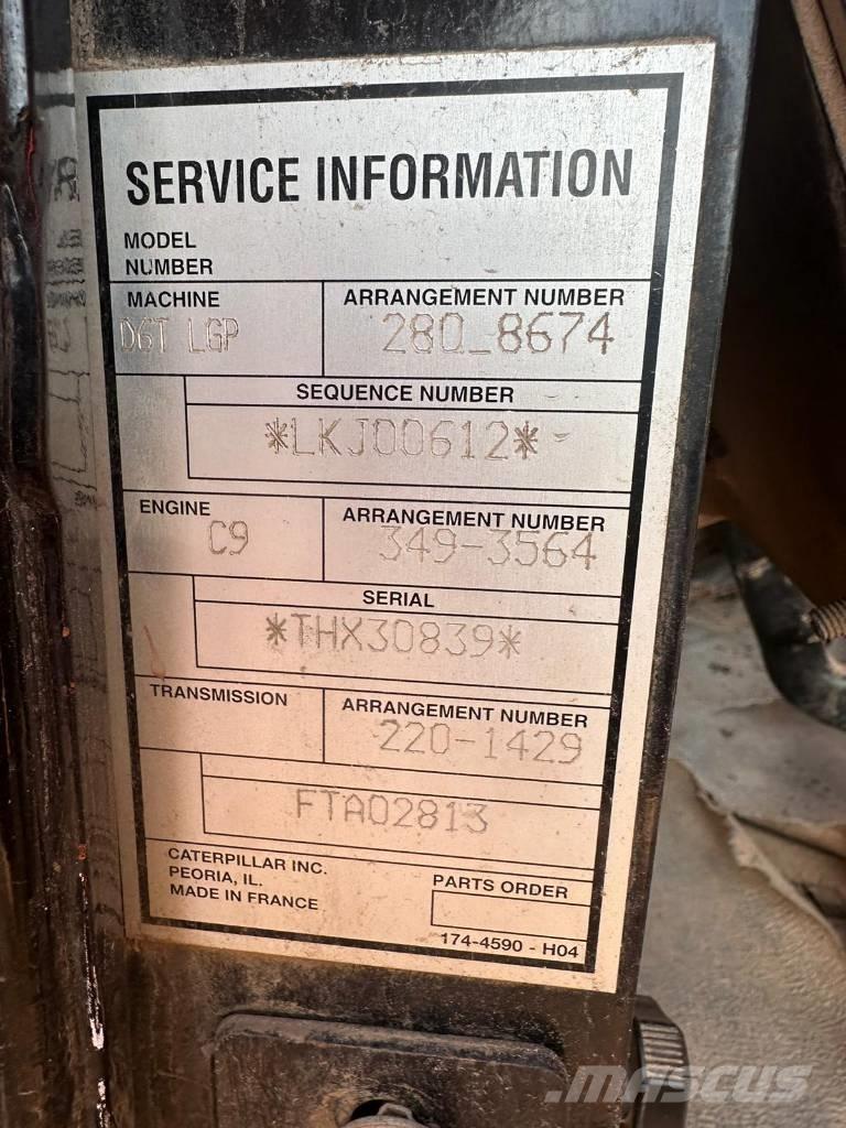 CAT D6T Buldozer sobre oruga