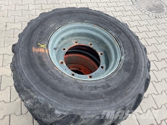 JLG 600 KOŁA KOMPLET Plataformas con brazo de elevación manual