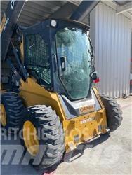 John Deere 324G Minicargadoras