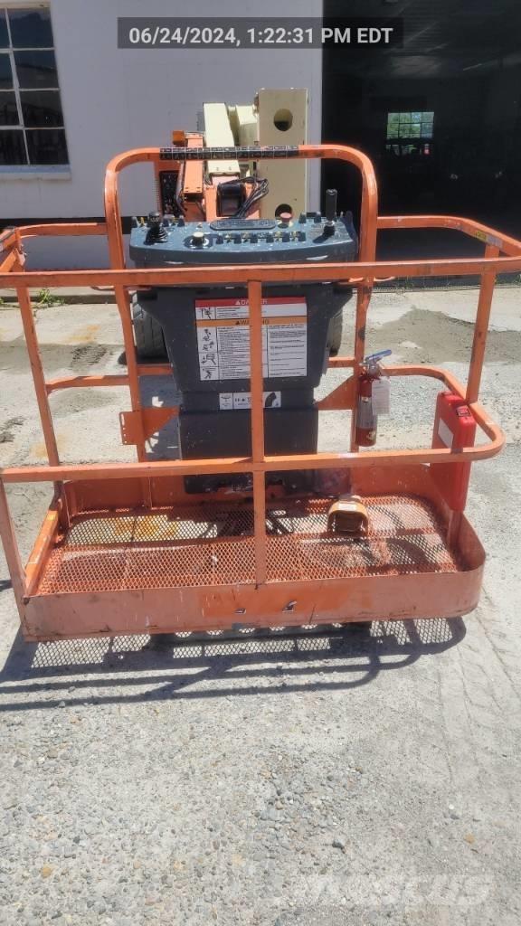 JLG E 450 AJ Plataformas con brazo de elevación manual