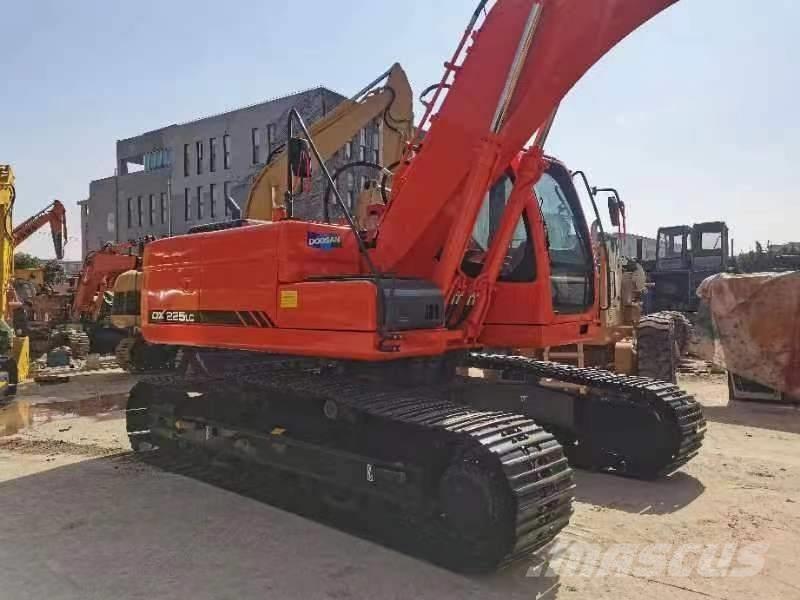 Doosan DX 225 Excavadoras sobre orugas