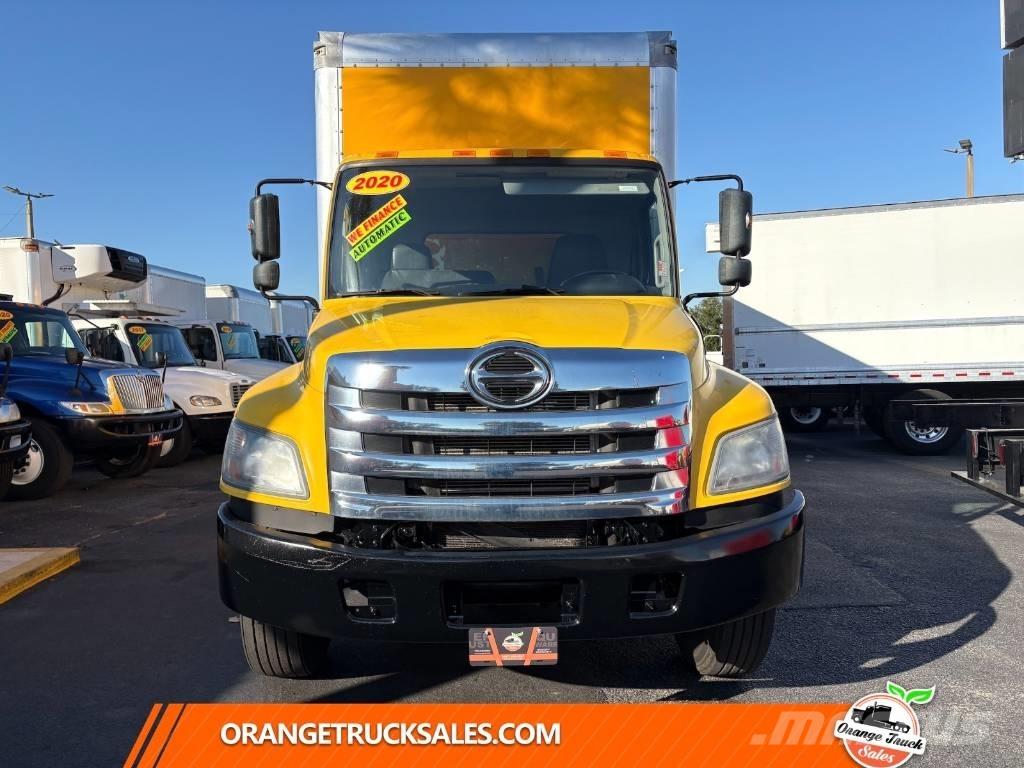 Hino 268 Camiones con caja de remolque