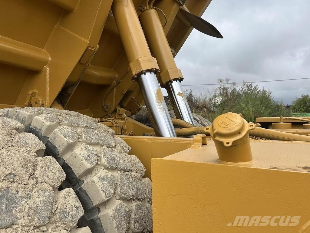 CAT 769D Camiones de volteo rigidos