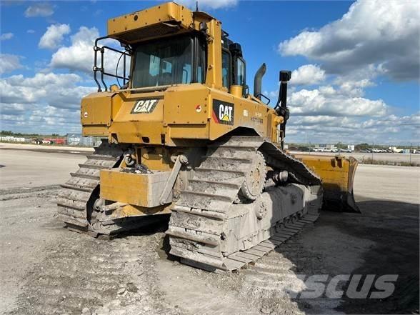 CAT D6T XW Buldozer sobre oruga