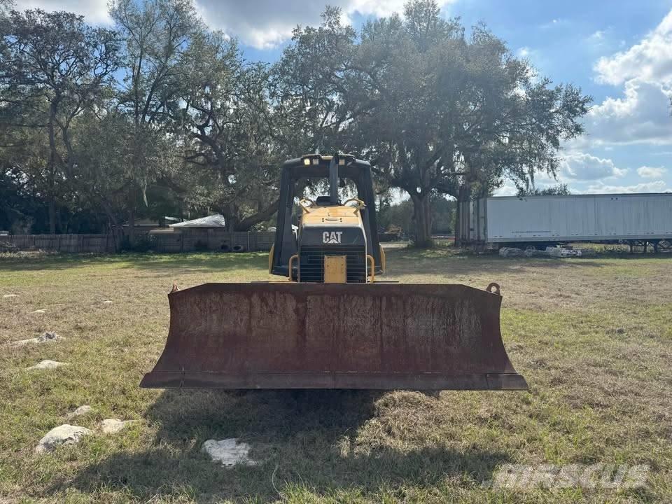 CAT D 3 K 2 LGP Buldozer sobre oruga