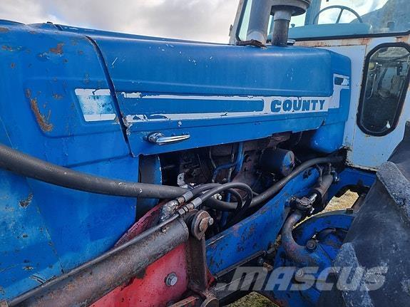 Ford County 1174 Tractores