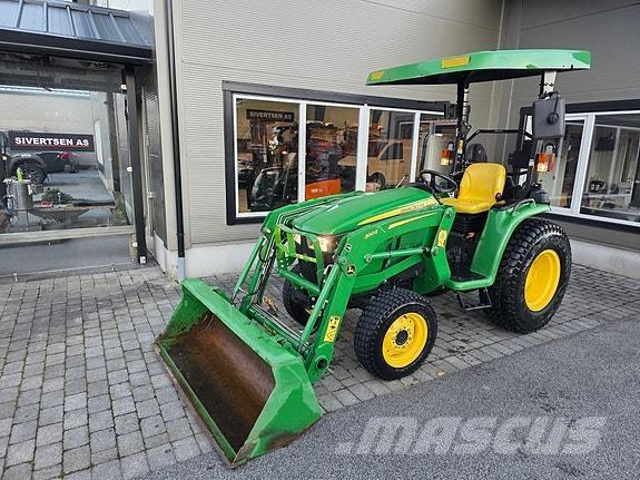 John Deere 3038E Tractores