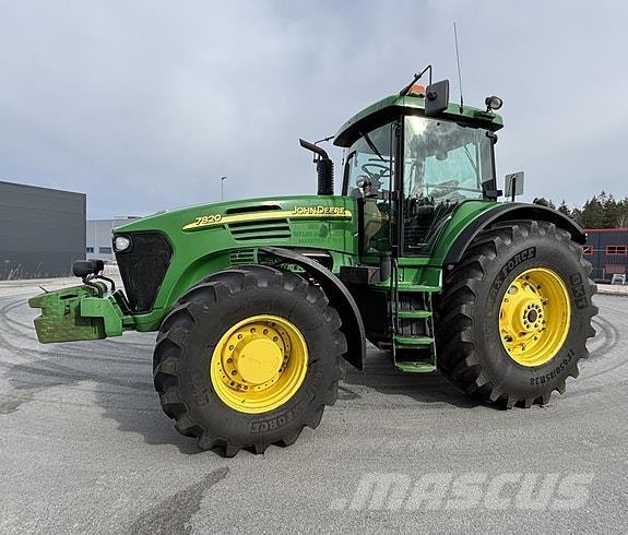 John Deere 7820 Tractores