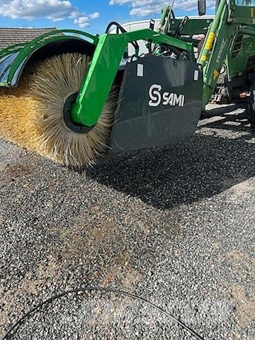 Sami Med oppsamler Otros equipos para carreteras y quitanieves