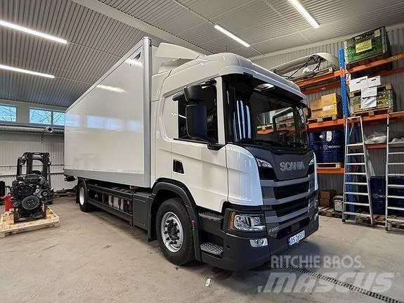 Scania P280B4x2NB Camiones con caja de remolque