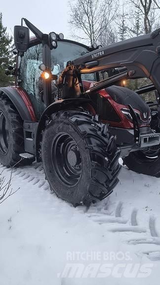 Valtra G135A Tractores