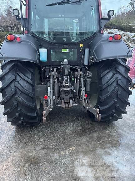 Valtra N123 Tractores