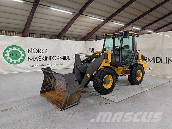 Volvo JL25H Cargadoras sobre ruedas