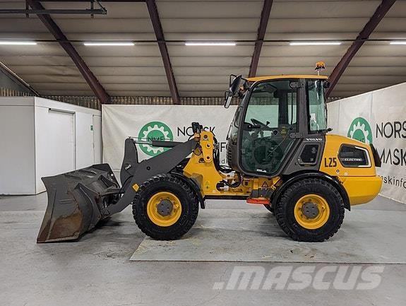 Volvo JL25H Cargadoras sobre ruedas