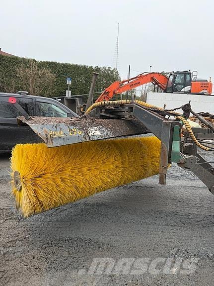   Otros equipos para carreteras y quitanieves