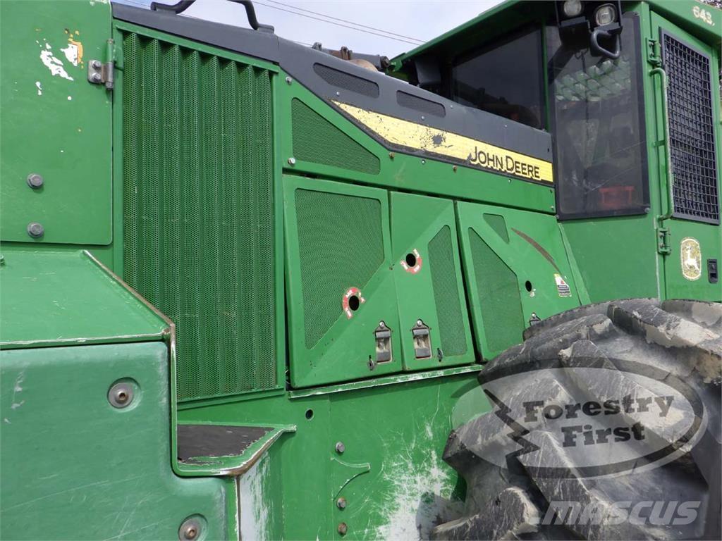John Deere 643L Taladoras apiladoras