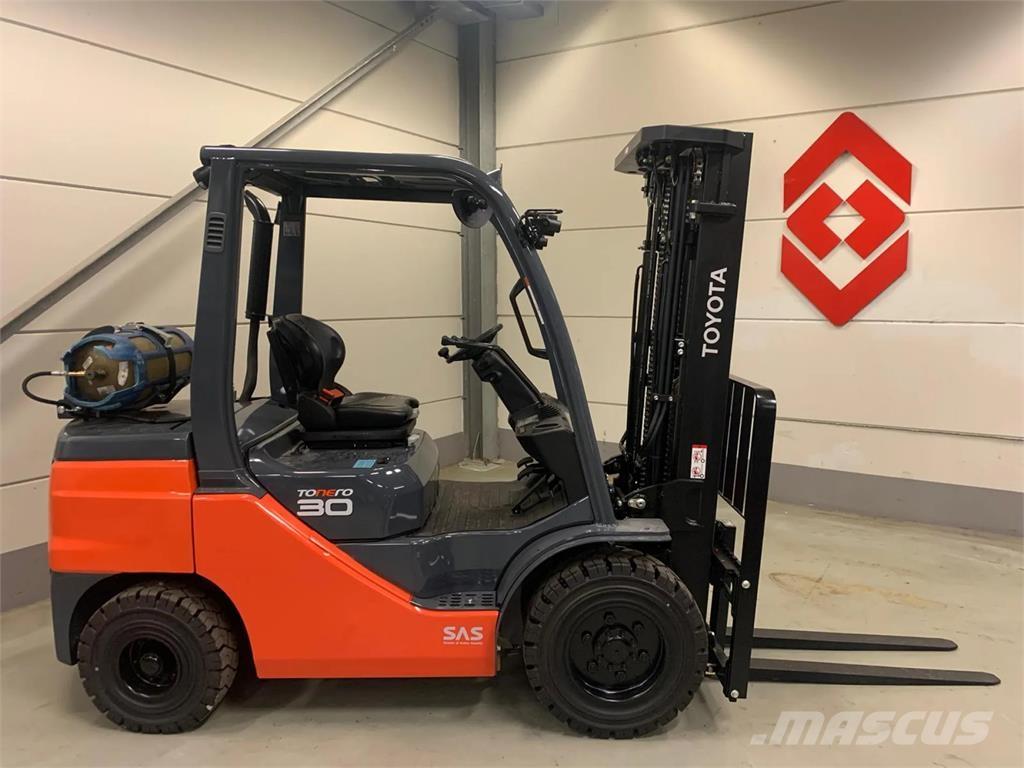 Toyota 02-8FGF30 Camiones LPG