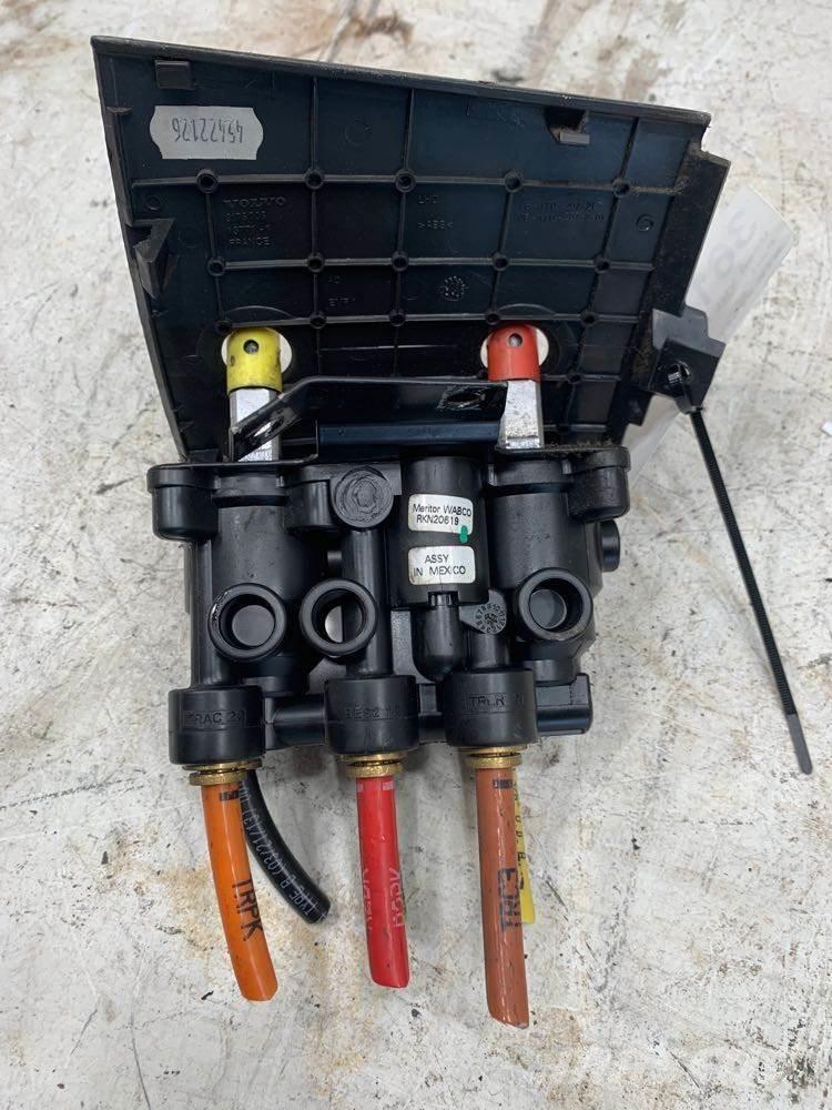 Volvo VNL Otros componentes