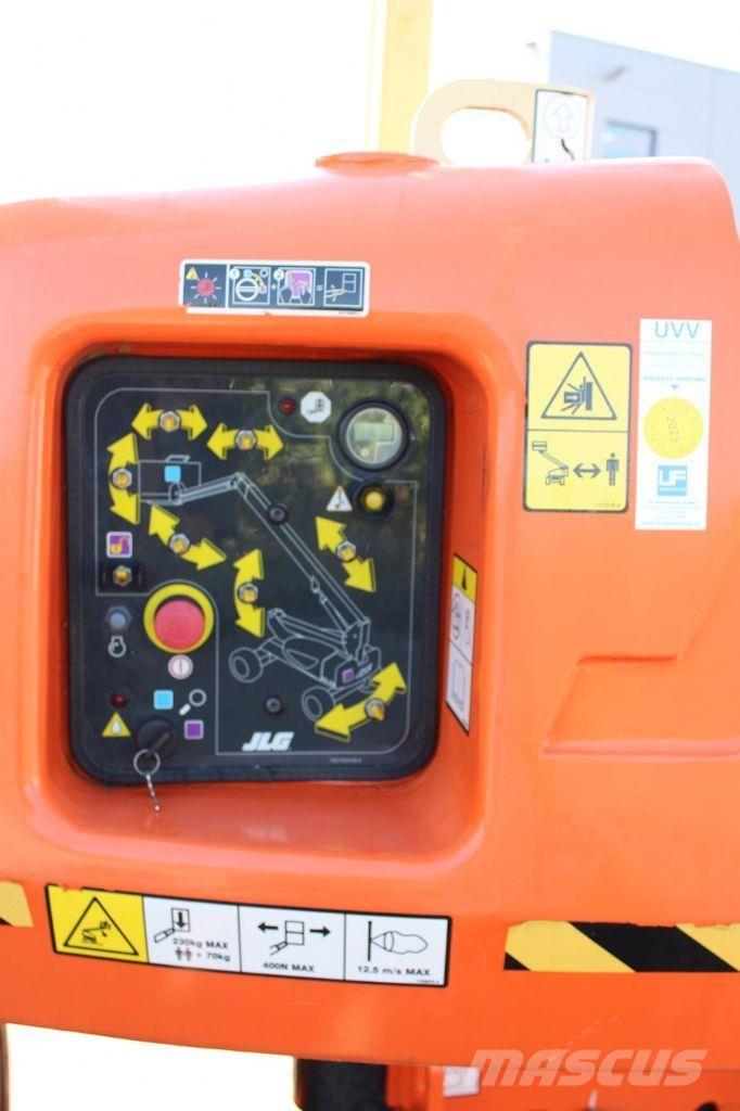 JLG M 600 JP Plataformas con brazo de elevación manual