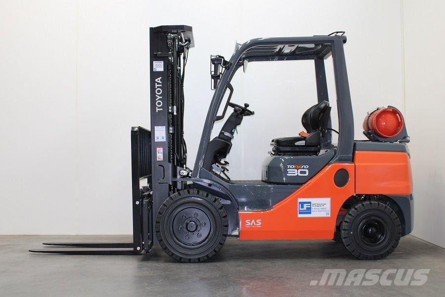 Toyota 02-8FGF30 Camiones LPG