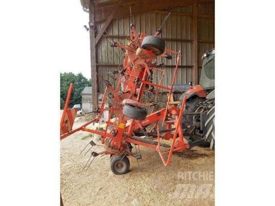 Kuhn GF8702 Rastrilladoras y rastrilladoras giratorias