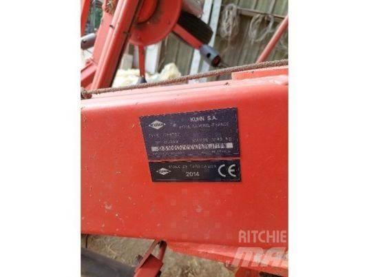 Kuhn GF8702 Rastrilladoras y rastrilladoras giratorias