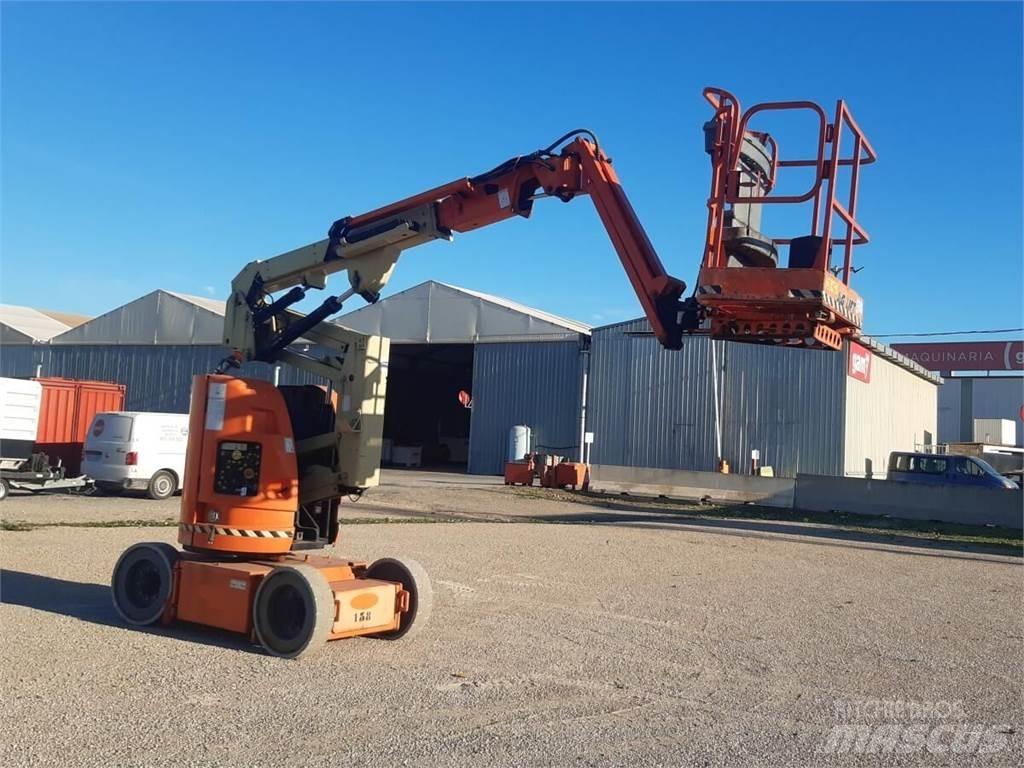 JLG E300AJP Plataformas con brazo de elevación manual