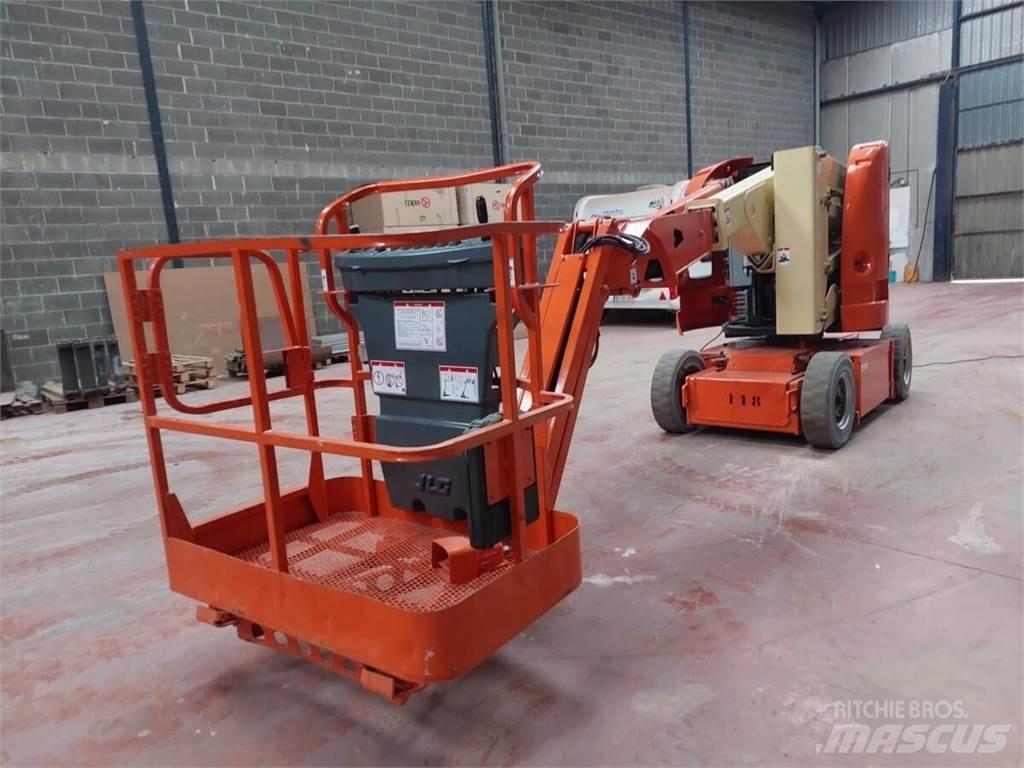 JLG E300AJP Plataformas con brazo de elevación manual