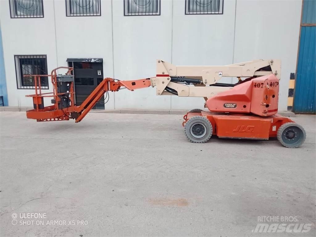 JLG E400AJP Plataformas con brazo de elevación manual