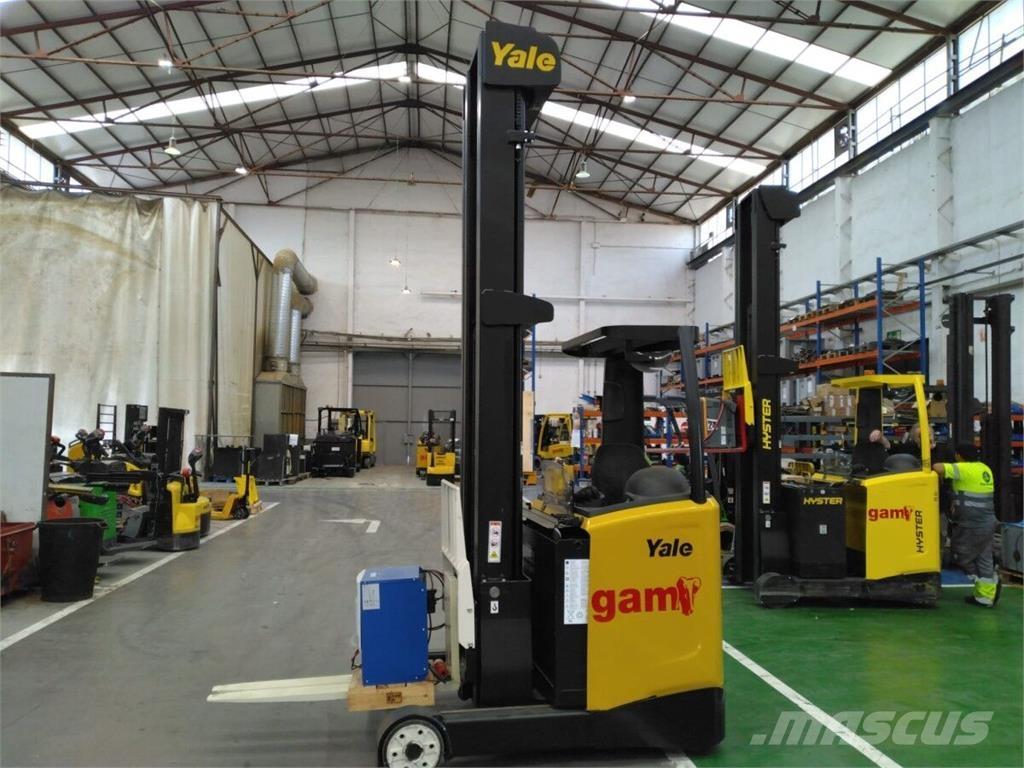 Yale MR14 Montacargas de alcance de gran altura