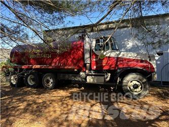 Volvo VNL Camiones de bomberos