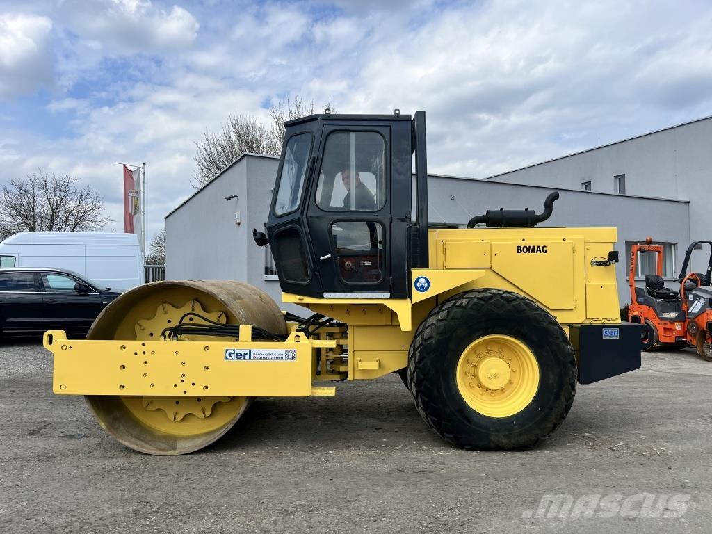 JCB Vibromax W 1402 D Rodillos de un solo tambor