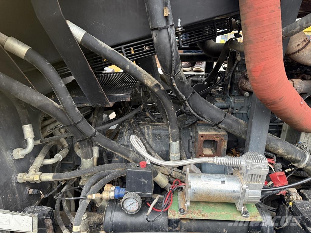 New Holland F 156.6 A Niveladoras