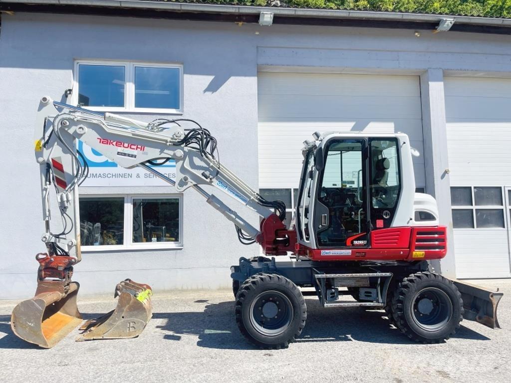 Takeuchi TB295W Excavadoras de ruedas