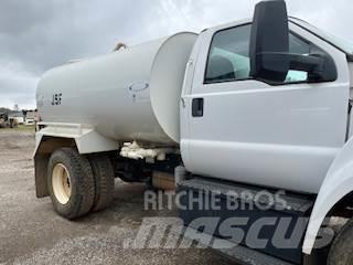 Ford F750 Camiones cisterna