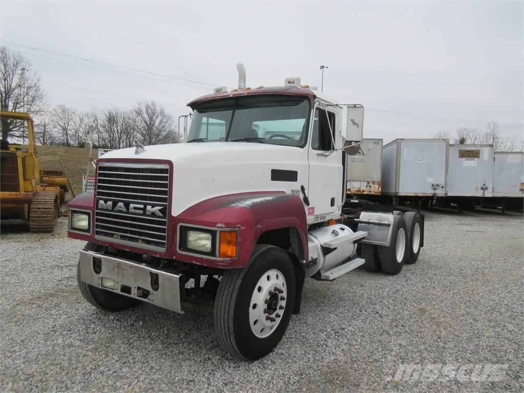 Mack CHN613 Camiones tractor