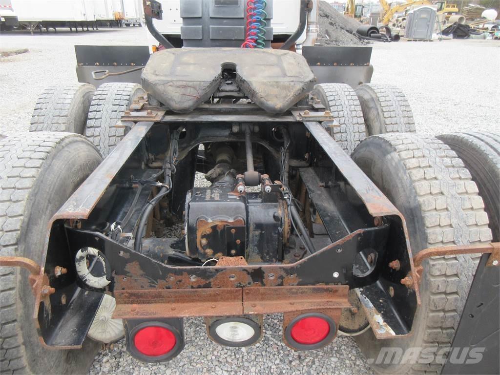 Mack CHN613 Camiones tractor