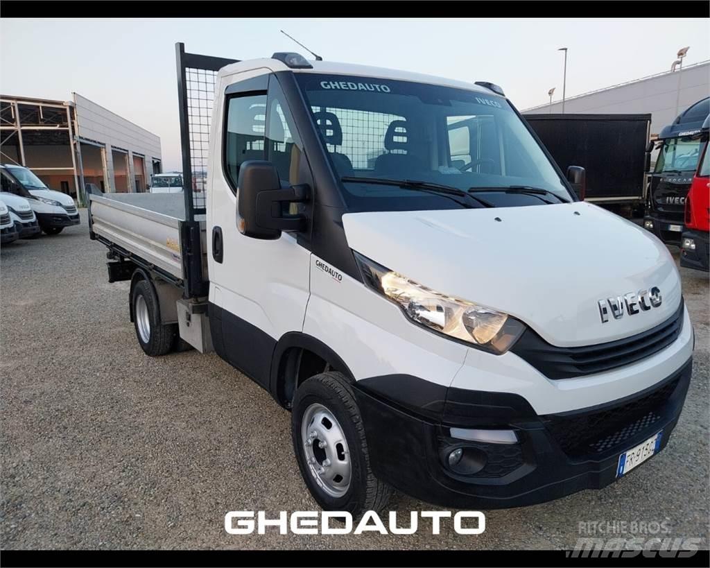 Iveco 35C14 Vehículos de caha cerrada