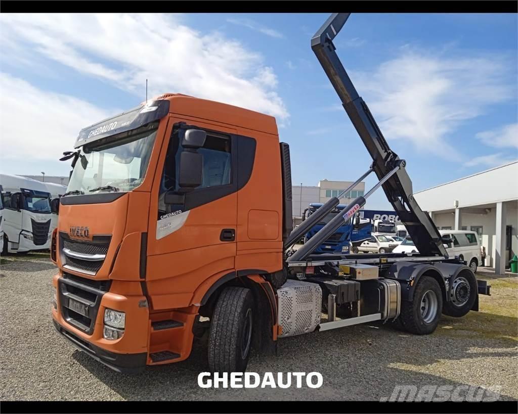 Iveco AS260S48Y/PS Camiones con caja de remolque