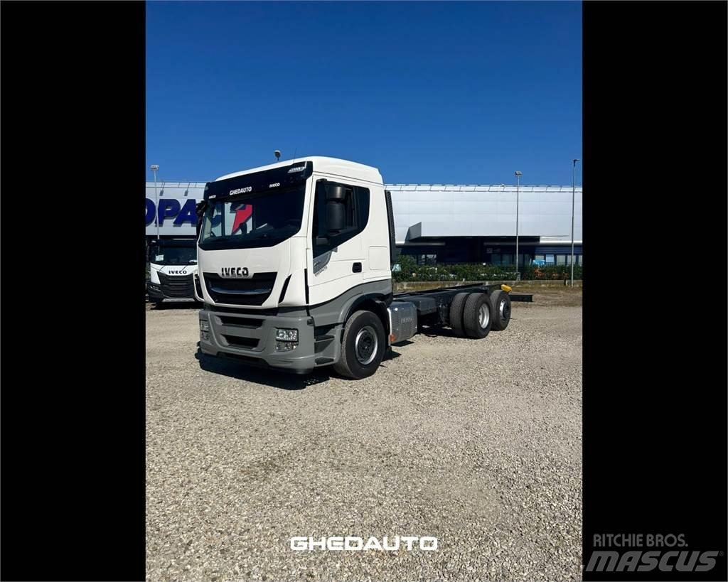 Iveco AS440S46 Camiones con caja de remolque