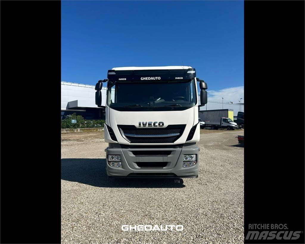 Iveco AS440S46 Camiones con caja de remolque