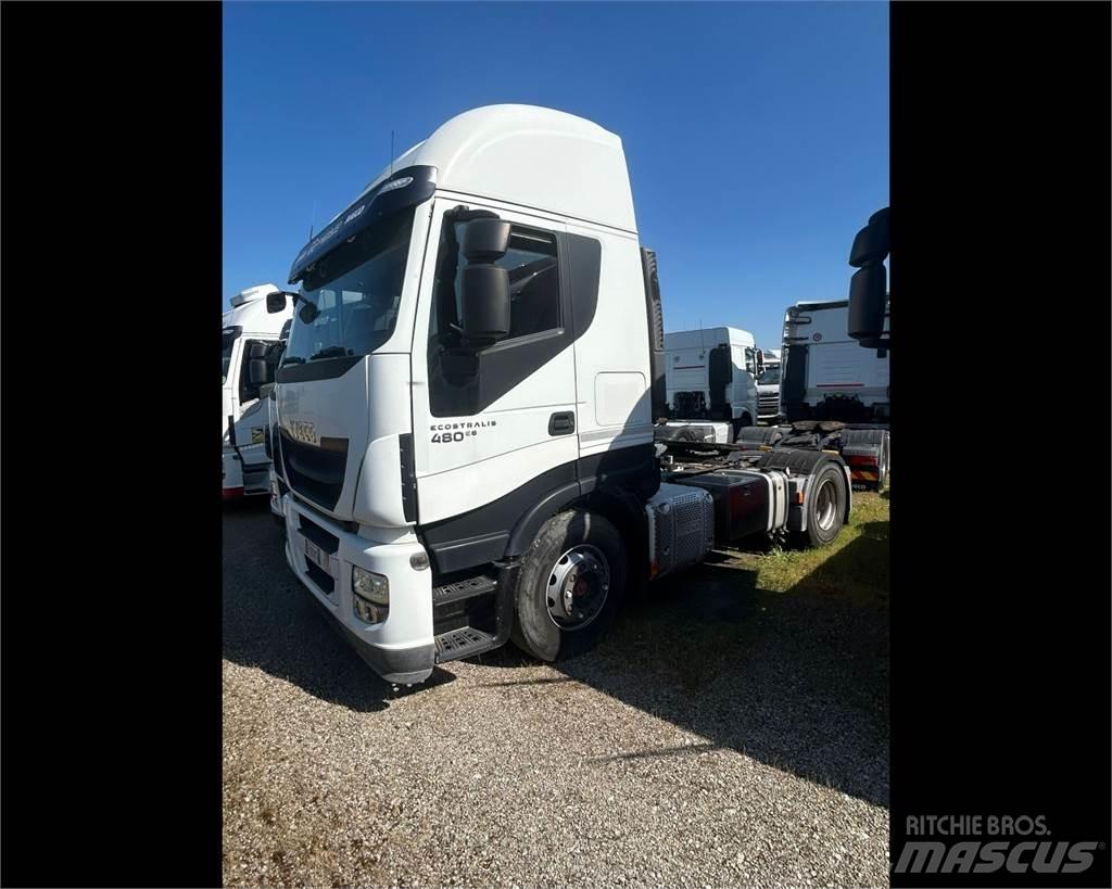 Iveco AS440S48 Camiones con caja de remolque