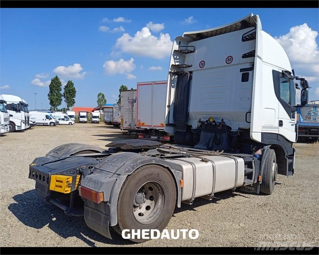 Iveco AS440S48 Camiones con caja de remolque