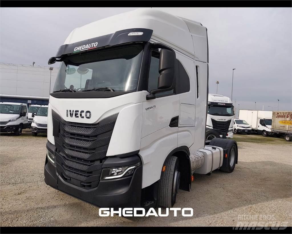 Iveco AS440S48 Camiones con caja de remolque