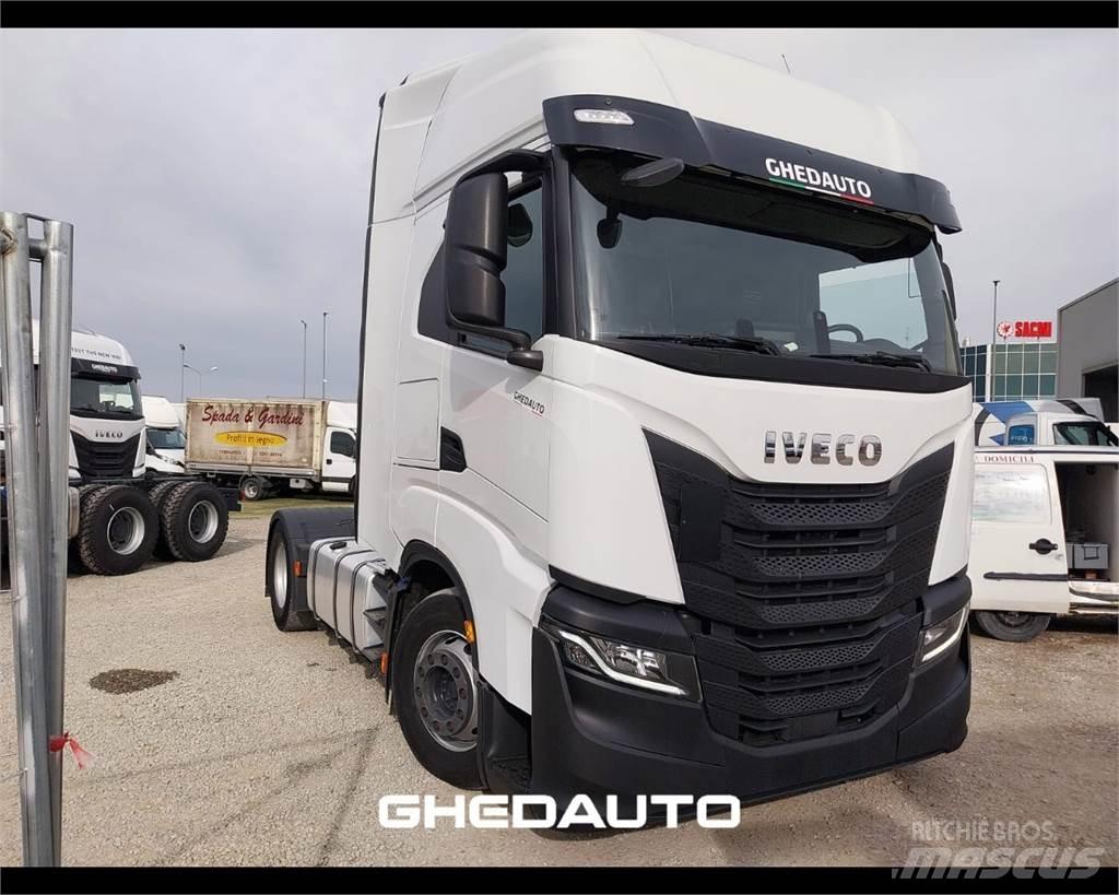 Iveco AS440S48 Camiones con caja de remolque