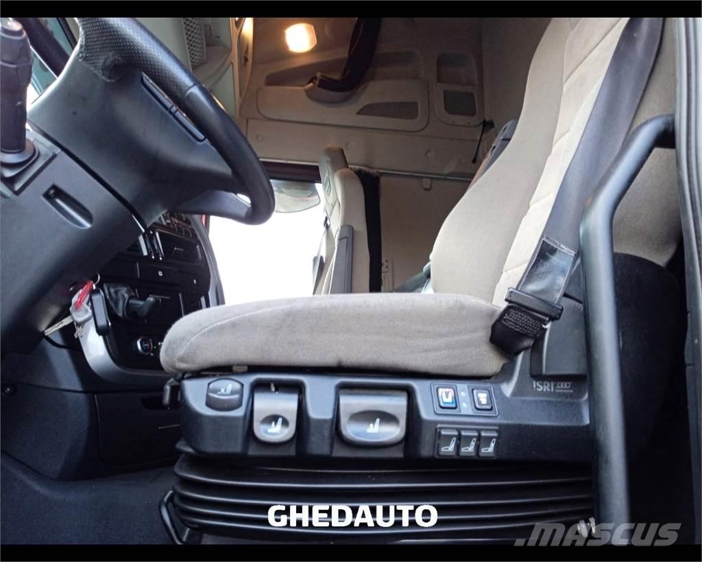 Iveco AS440S48T/P Camiones con caja de remolque