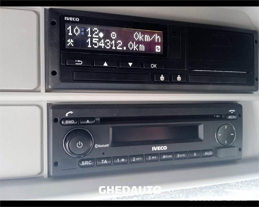 Iveco AT260S40Y/PS Camiones con caja de remolque