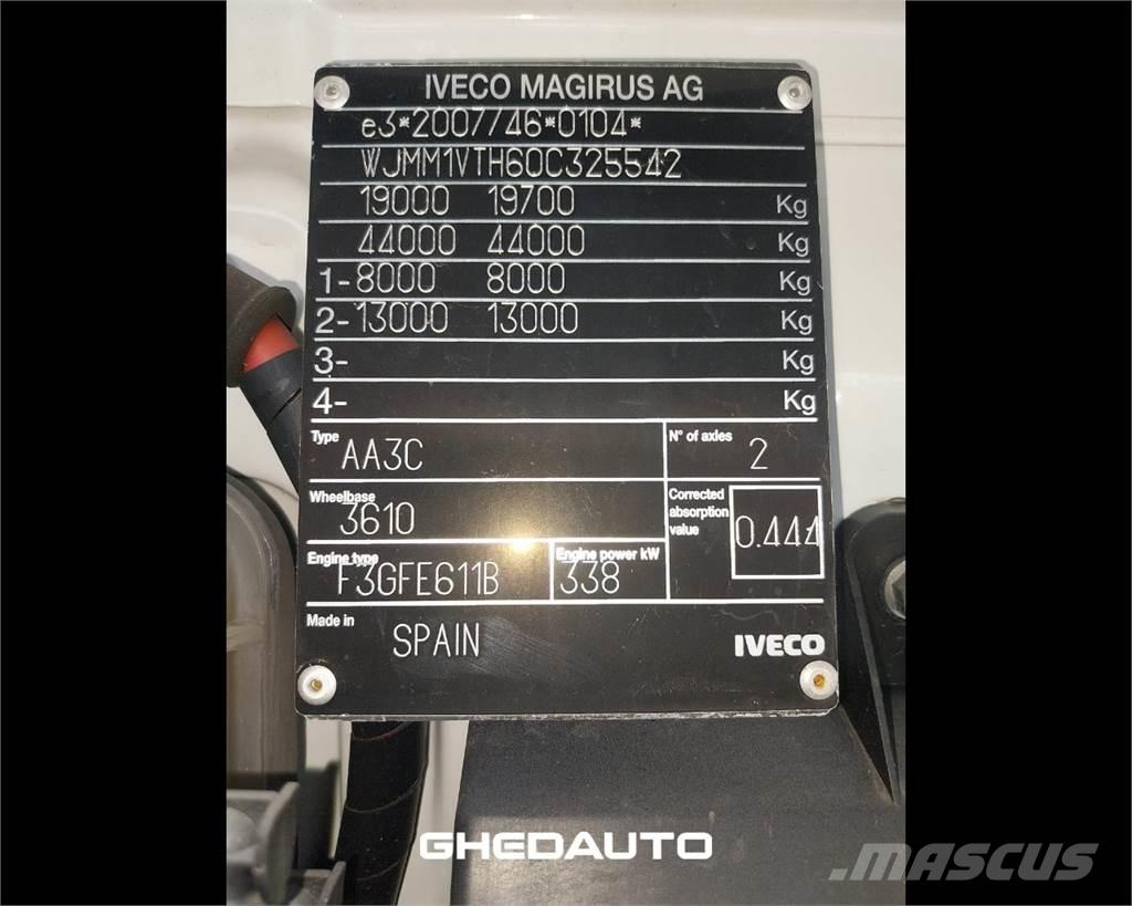 Iveco AT260S40Y/PS Camiones con caja de remolque